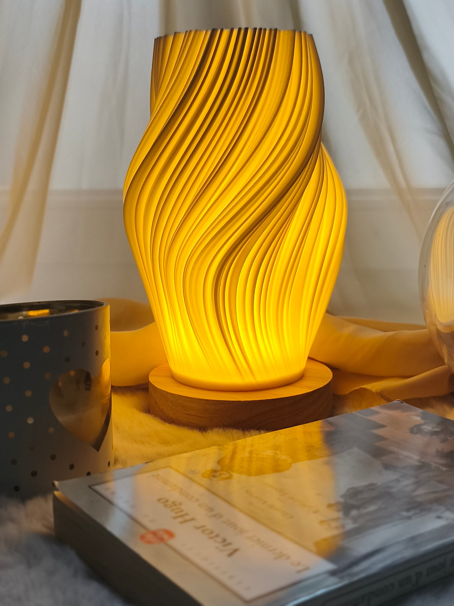 Sculpture Lumineuse / Lampe a chevet chic et moderne